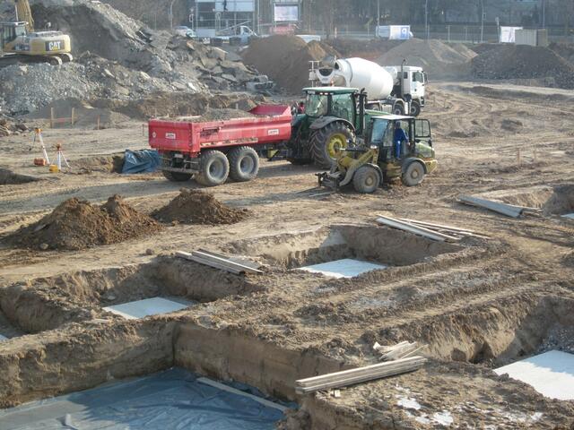 auch der Traktor ist wieder da ......