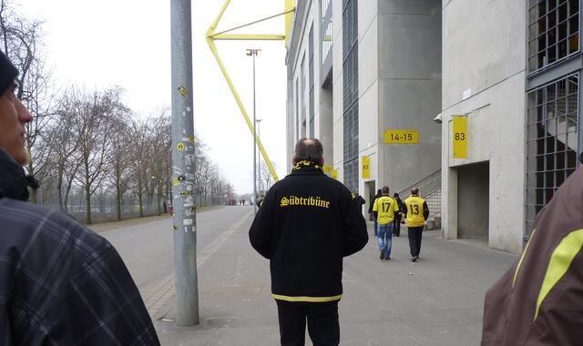 Südtribüne steht auf der Jacke