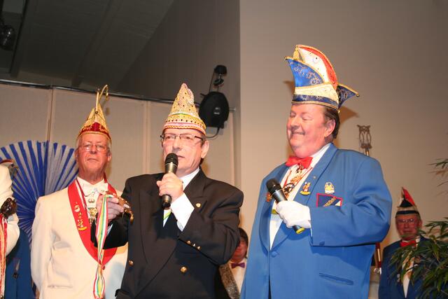 Volker Wagner verleiht Orden an Herbert Wildhagen