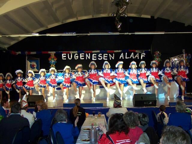 alle Eugenesen-Garden tanzen zusammen (Entthrionisierung 2010)
