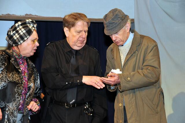 Da klebt ja Blut an den Händen!