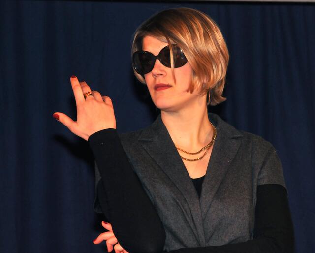 Hanna Jessen als Ursula Heinemann