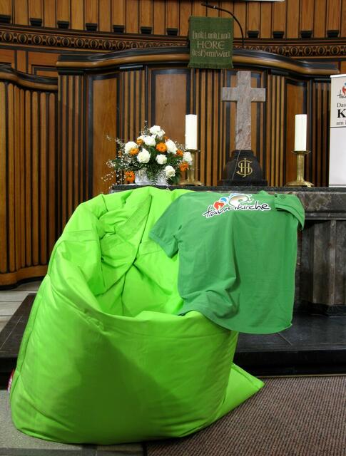 Sitzsack "Fatboy" und Traumkirchen-Shirt