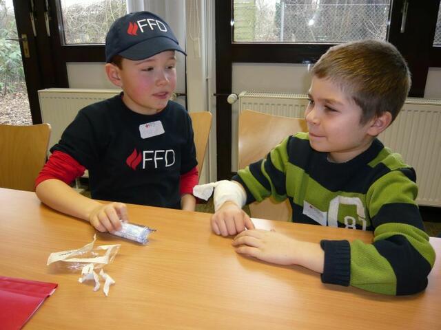 Die zweite Gruppe übte sich in Erster Hilfe