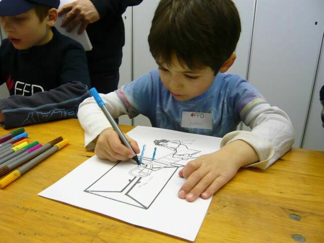 Die erste Gruppe konnte zunächst verschiedene Malvorlagen auswählen