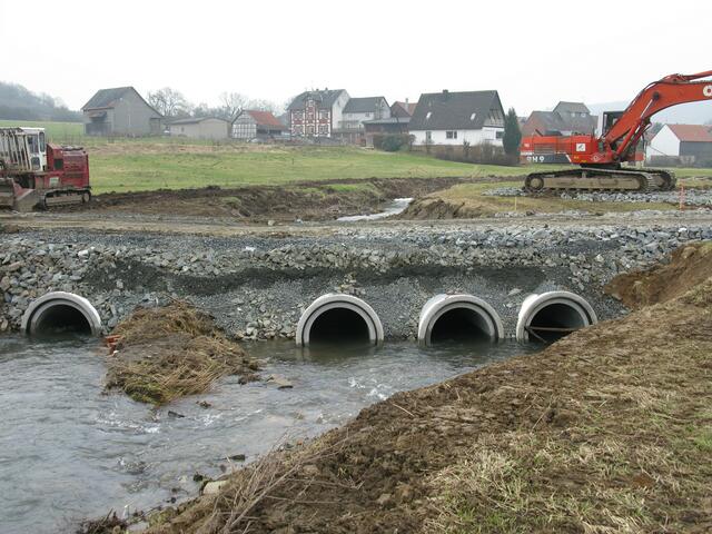 Durchfluß der Salzböde an der Baustelle bei Damm