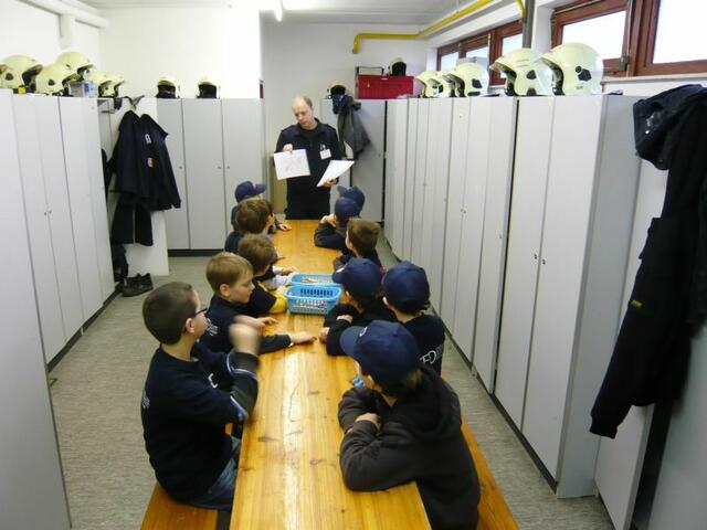 Die erste Gruppe konnte zunächst verschiedene Malvorlagen auswählen