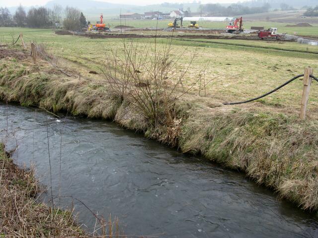 Der Mühlbach bei Damm und die Bauarbeiten