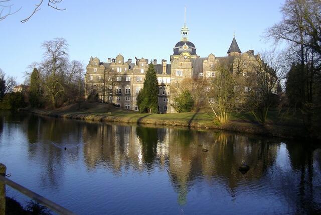 Das doppelte Schloss oder doch nur eine Spiegelung ???