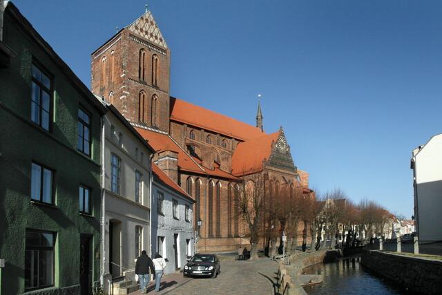 Von der Scheuerstraße/Ecke Frische Grube gibt es diese Sicht auf St. Nikolai.