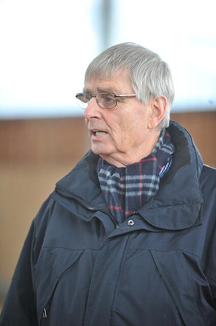 Herr Fritz Fricke, Pattensen, ist selbst höchst erfolgreich in der schweren Klasse geritten und ist heute anerkannter und gesuchter Ausbilder.