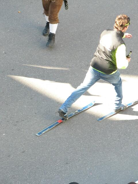 Halt!  Die Skibar ist in der anderen Richtung ;))