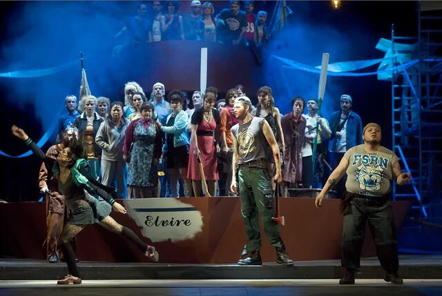 Kostadin Arguirov, Gabriella Gilardi, Wiard Witholt, Diego Torre, Damen und Herren des Opernchors | Foto: © Anhaltisches Theater in Dessau - Foto Jan-Pieter Fuhr