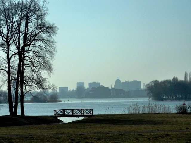 Das ist mein Lieblingsbild: Blick auf Potsdam von der Berliner Seite aus.