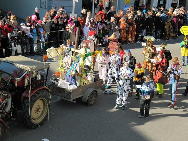 ... eine bunt zusammen gewürfelte Truppe ...