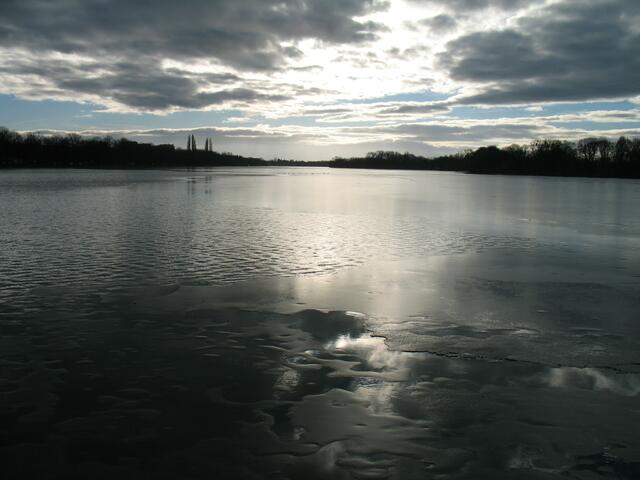 Es wird Winter, zum Schlittschuhlaufen reichts noch lange nicht