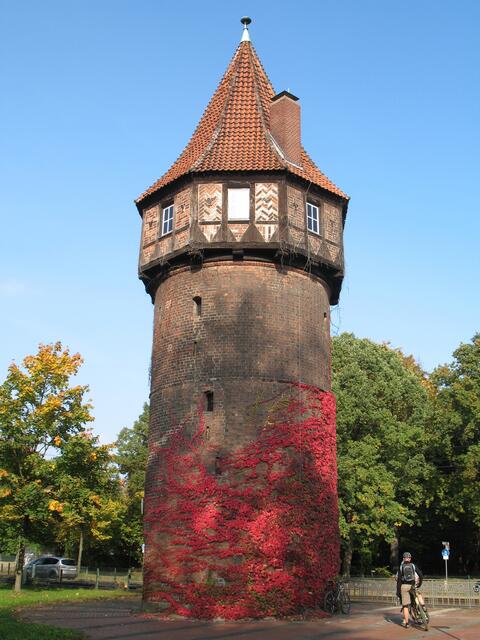 Um ihn wurde einst sogar gekämpft, der Döhrener Turm