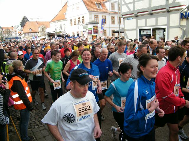 Unser Laufteam auf den ersten Metern!