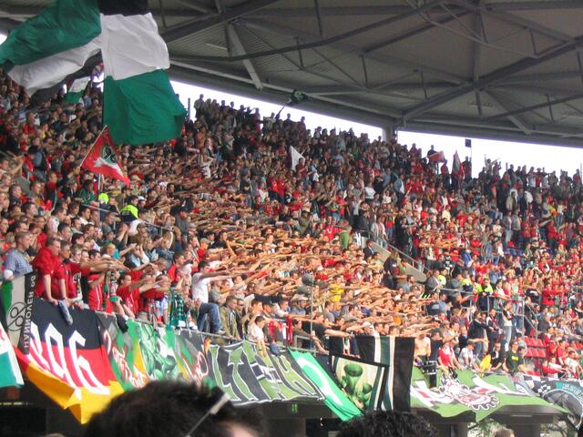 ....und die Stimmung ist riesig