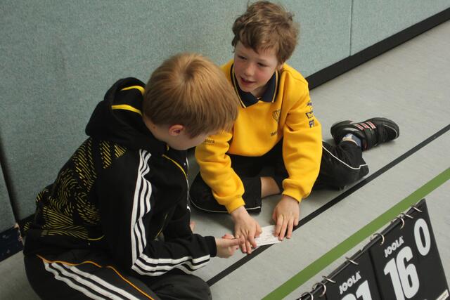 Fachsimpeln: So steht's und so trägt man's auf dem Spielzettel ein. | Foto: Rudi Heufelder