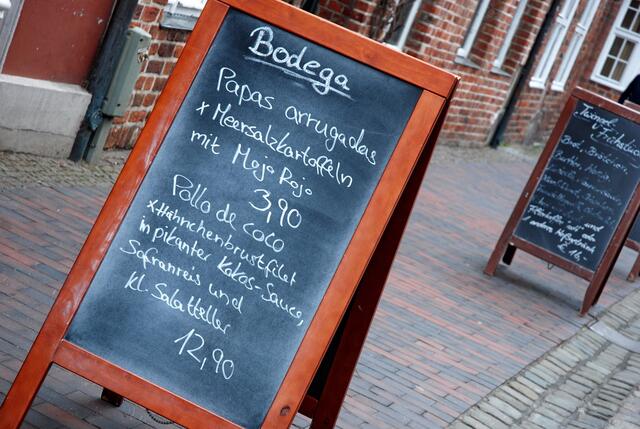 Sind wir nun in Lüneburg oder gar in Portugal? Kartoffeln mit Salzkruste mögen wir zwar gerne, möchten aber heute lieber Stinte ...
