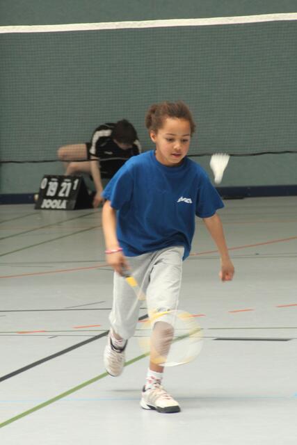 Die Wilkinson-Mädels schlagen für den TVA in der U13 auf | Foto: Rudi Heufelder