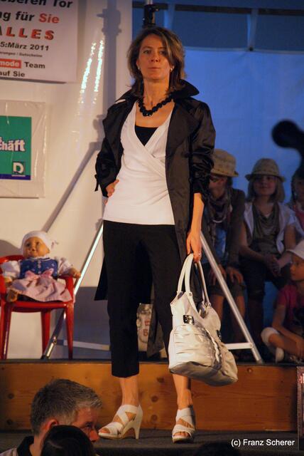 Modenschau am verkaufsoffenen Sonntag 2011 in Dasing