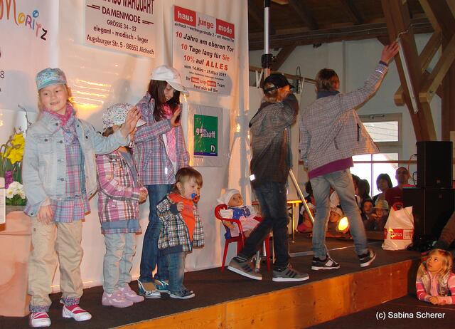 Modenschau am verkaufsoffenen Sonntag 2011 in Dasing
