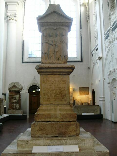 Familiengrab des Soldaten T. Flavius Clemens (ca. 200 n.Chr.)