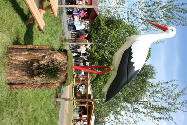 Ein großer Storch ist das Maskottchen der Sonderschau „Der Natur auf der Spur“ (01.06.2010)