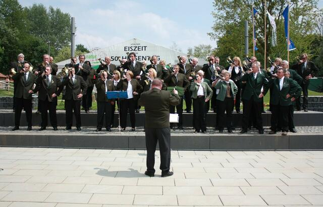 Bläsergruppe der Jägervereinigung des Landkreises Marburg-Biedenkopf auf der Seeterrasse (29.05.2010)