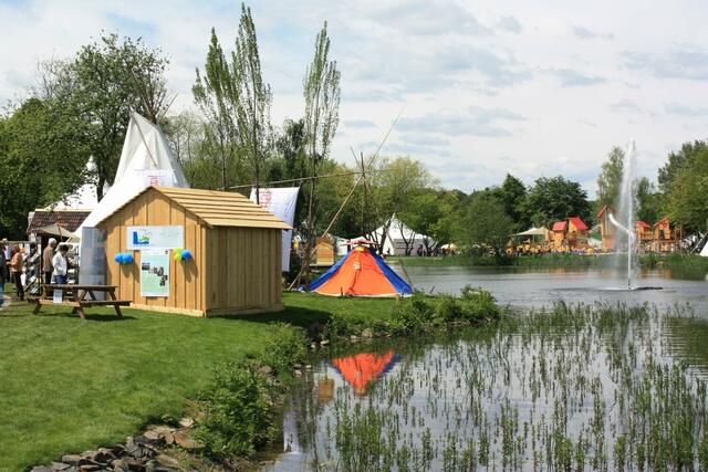 Blick über den Teich: Von der „Naturspur“ zum Piratennest im Kinderland (01.06.2010)