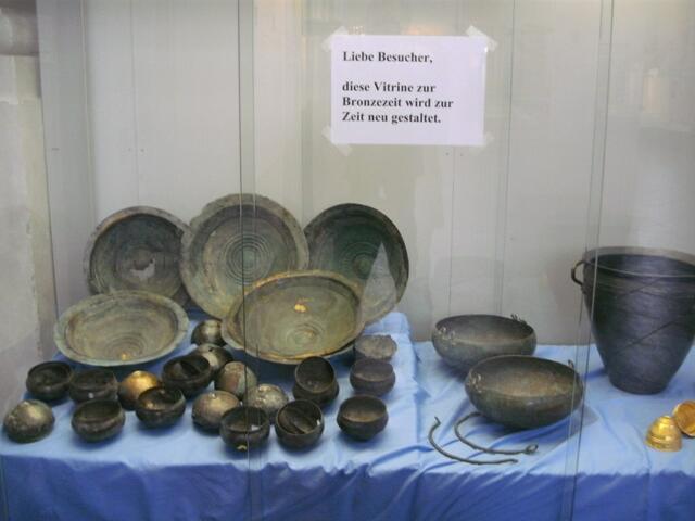 Bronzezeitliche Grabfunde Schalen/Schüsseln (9./8.Jhdt v.Chr.)