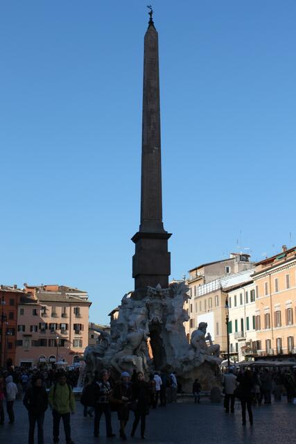 Fontana dei Quattro Fiumi (Vierströmebrunnen) auf der Piazza Navona