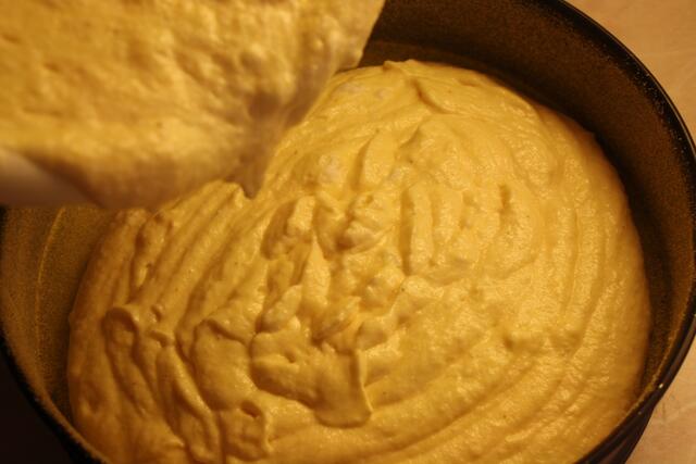 Das wird eigentlich eine Quarkttorte ohne Boden! Schmeckt auch schon!