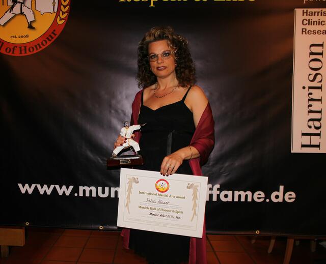 Petra Kinzer geehrt als "Martial Artist of the Year"