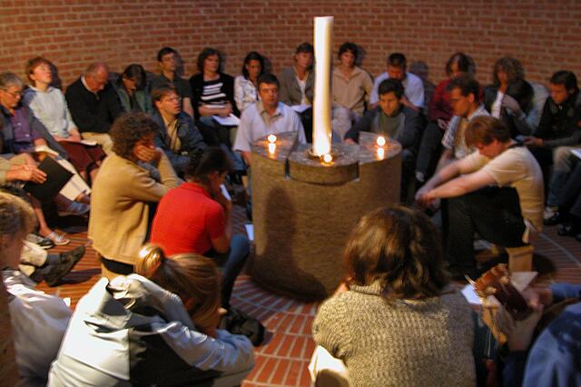 Christen bringen aktuelle Anliegen ins Gebet...