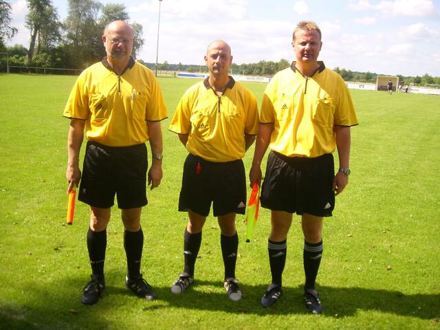 "Berkhahn-Schiedsrichter-Trio": v.l.: Gerd, Sven & der neue Obmann Matthias