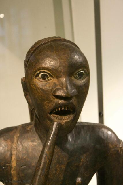 Statue eines afrikanischen Stammesfürsten.