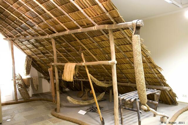 Hütte der Yanomami aus dem Amazonas-Gebiet.