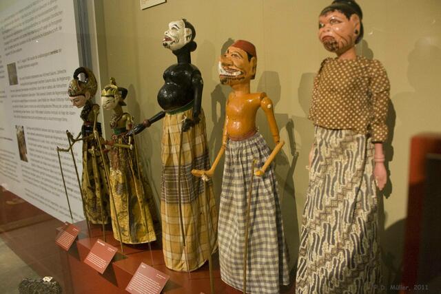 Wayang Golek, das javanische Stabpuppenspiel.