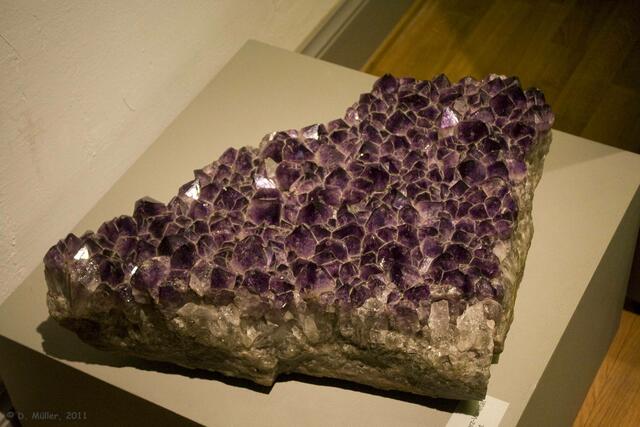 Schöne Amethyststufe.