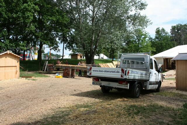 08.06. Auch Oberursel hilft beim Abbau mit.