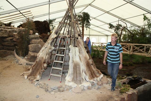 07.06. Dr. Rittweger baut das Zelte ab.