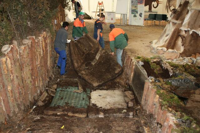 07.06. Eine nasse Matratze sorgte dafür, dass die Holzbohlen beim Gehen gewackelt hatten.