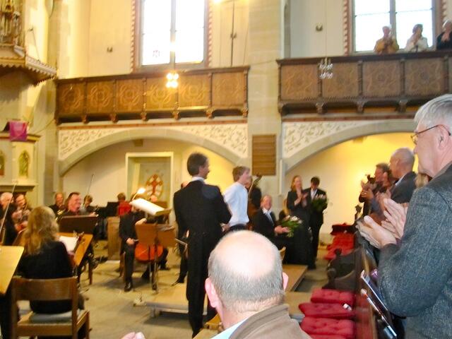 Stehender Ablaus für Chor, Orchester und Solisten (hier mit dem "Knaben")