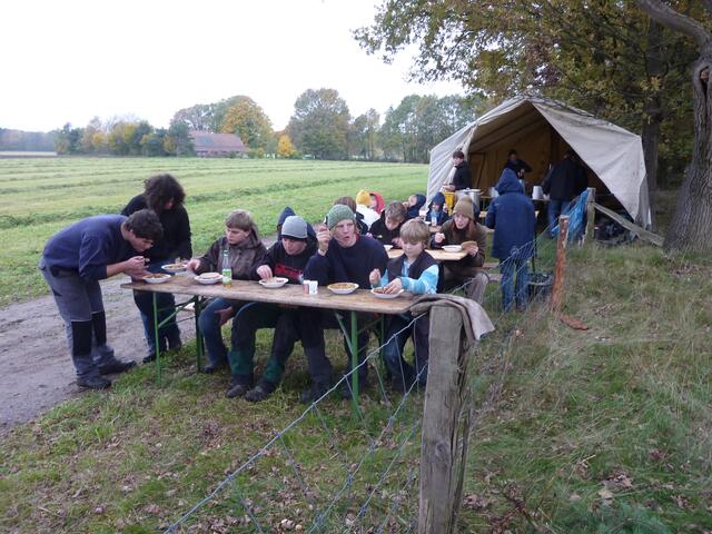 Mittagstisch beim Einsatz in der Dingdener Heide