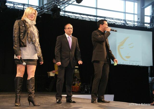 Friedberg (Bayern) - Hair & Fashion 2011 - Colors v.l.: Choreografin Stafanie Brackmann, Giovanni Fumarola, und Moderator Christian Sehrosch