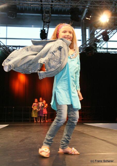 Friedberg (Bayern) - Hair & Fashion 2011 - Colors