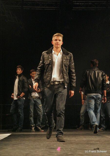 Friedberg (Bayern) - Hair & Fashion 2011 - Colors